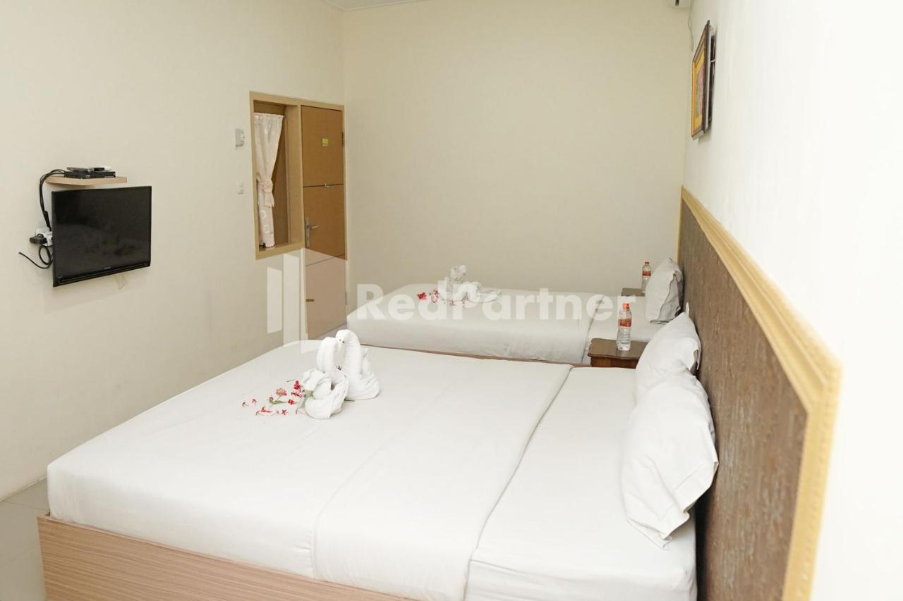 Adisa Homestay Near Saiful Anwar Malang Eksteriør bilde