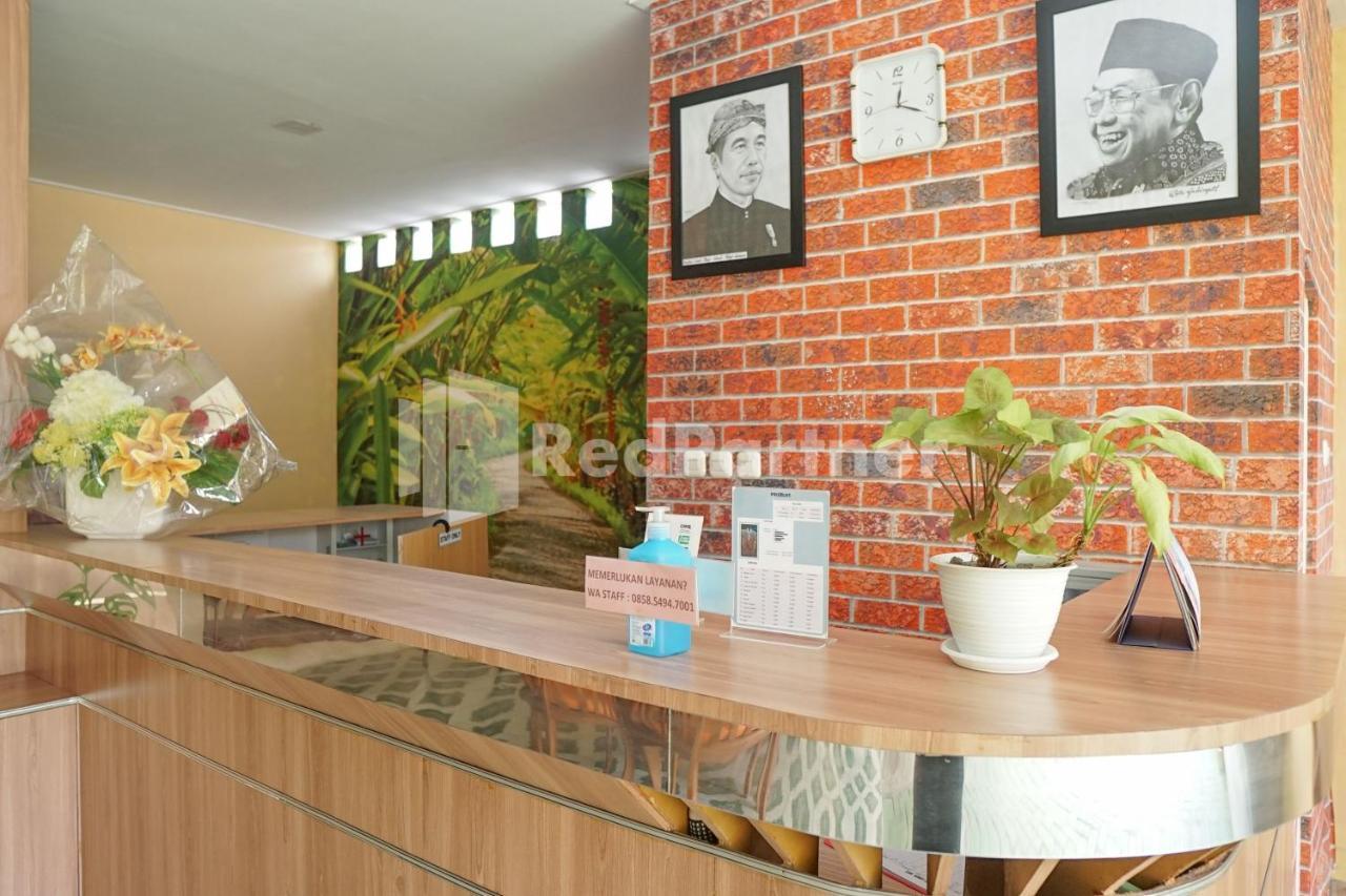 Adisa Homestay Near Saiful Anwar Malang Eksteriør bilde